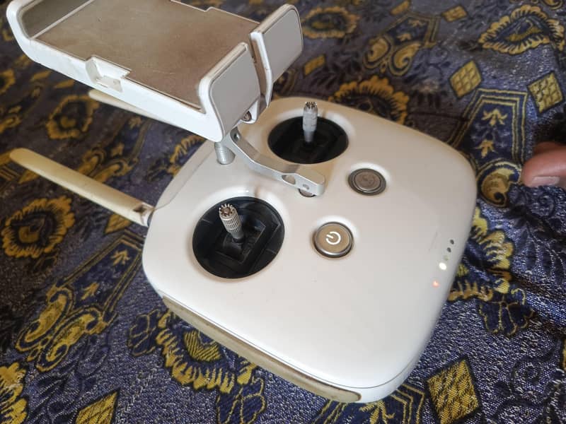 dji phantom 4 pro drone combo 3