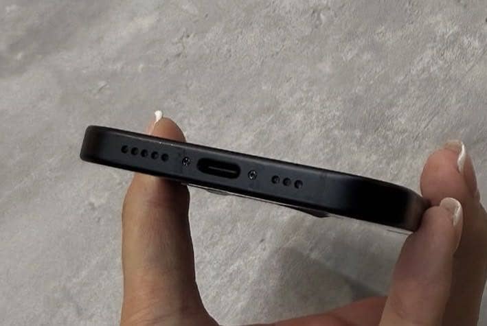 Apple iPhone 16 2