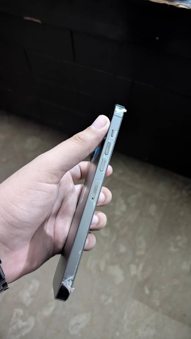 Apple iPhone 13 Pro Max 3