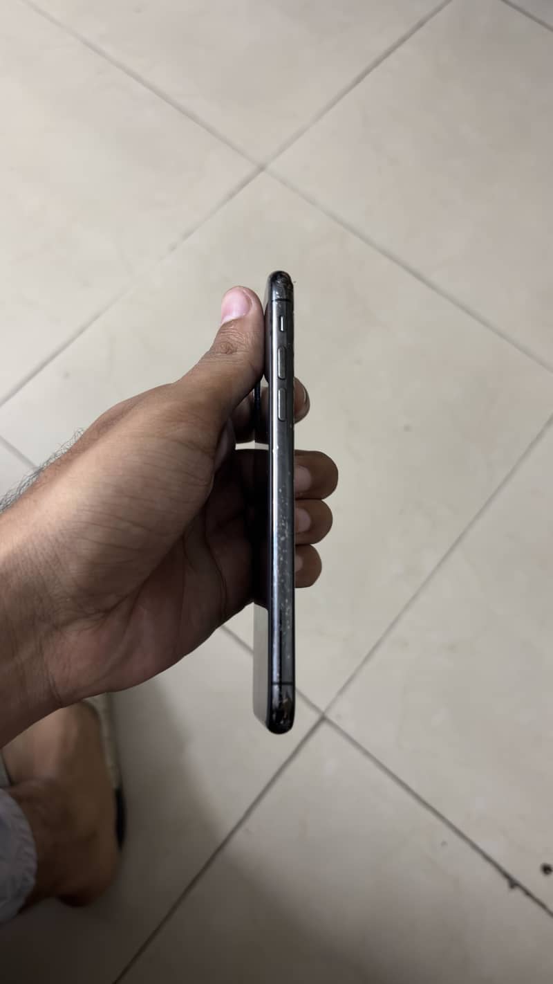 Apple iPhone XS 3