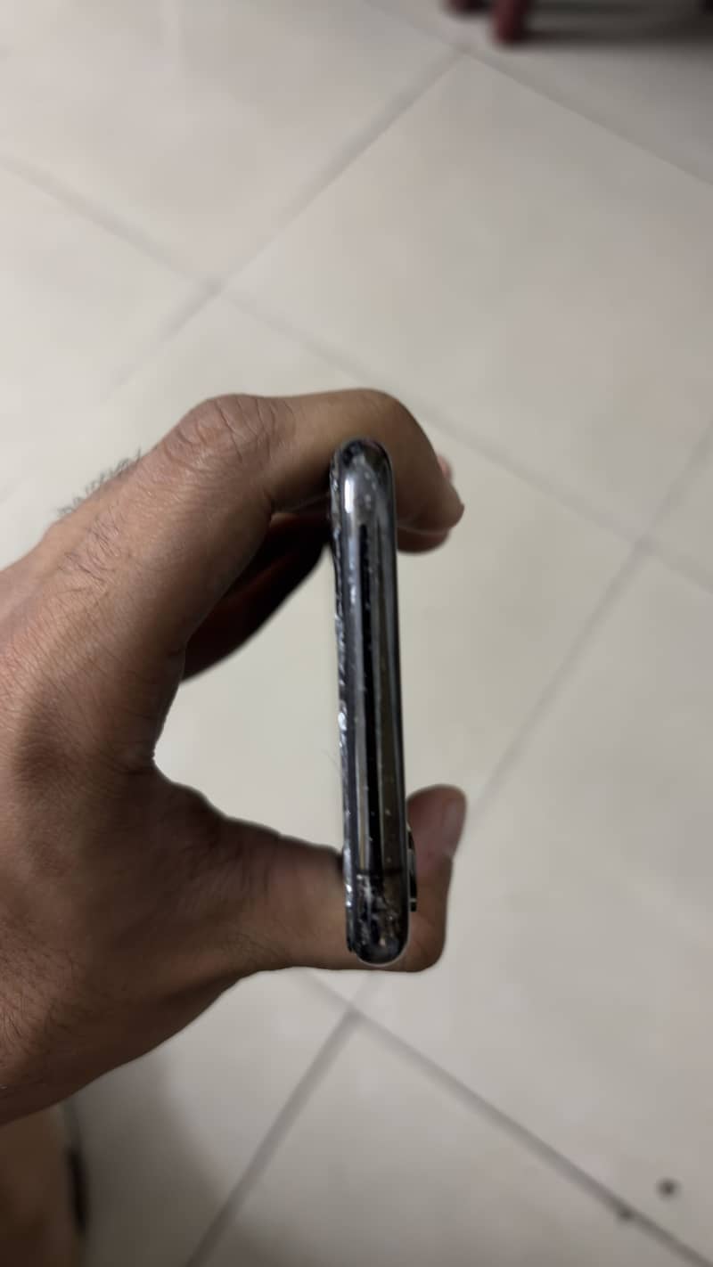 Apple iPhone XS 6