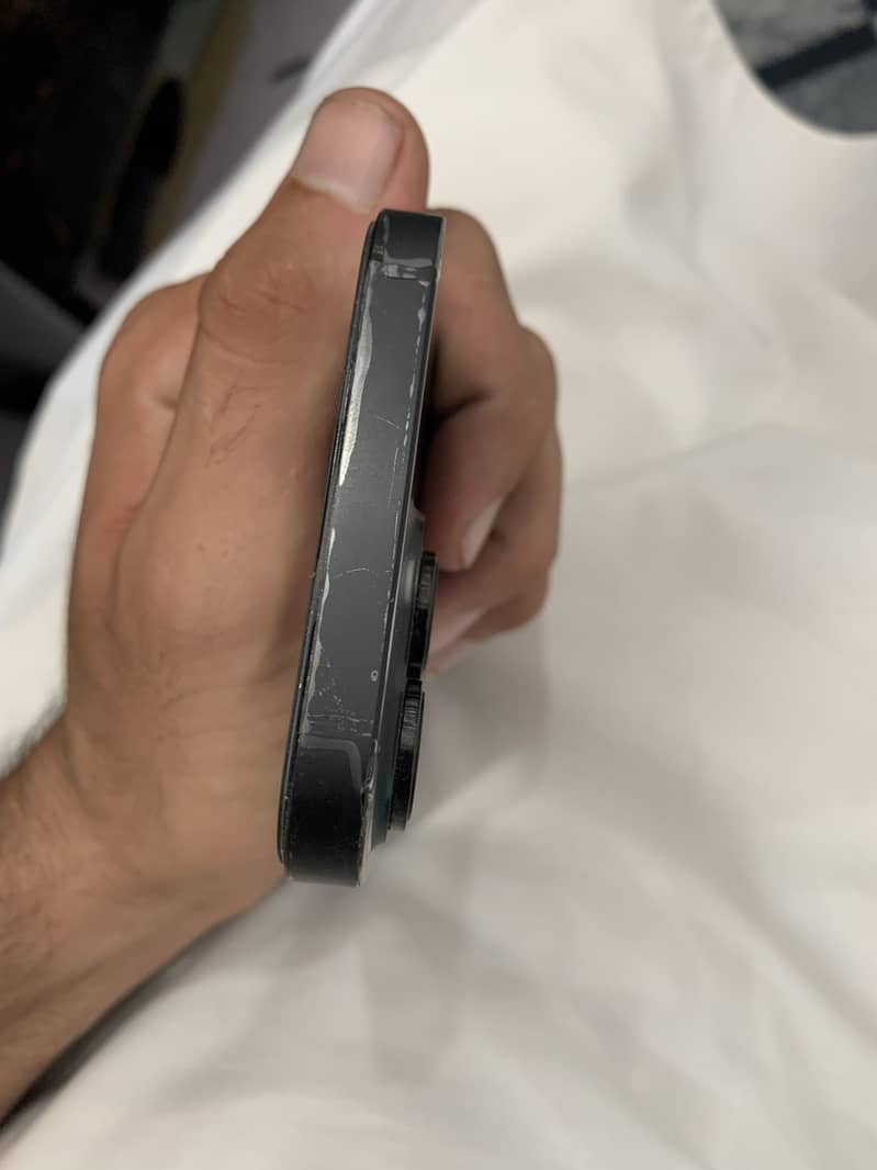 Apple iPhone 14 Pro Max 1