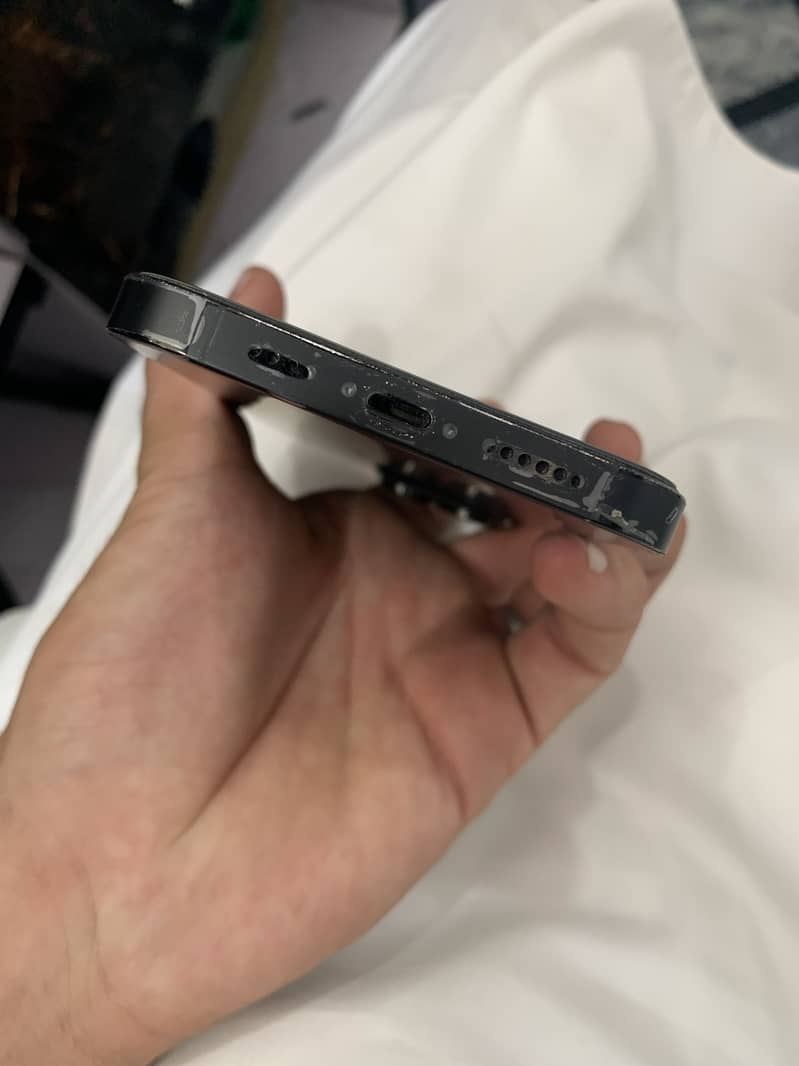Apple iPhone 14 Pro Max 4