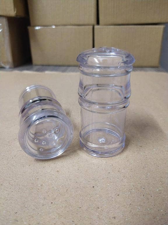 Crystal Plastic Salt And Pepper Shaker 2 Pcs Set