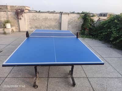table tennis table just like new