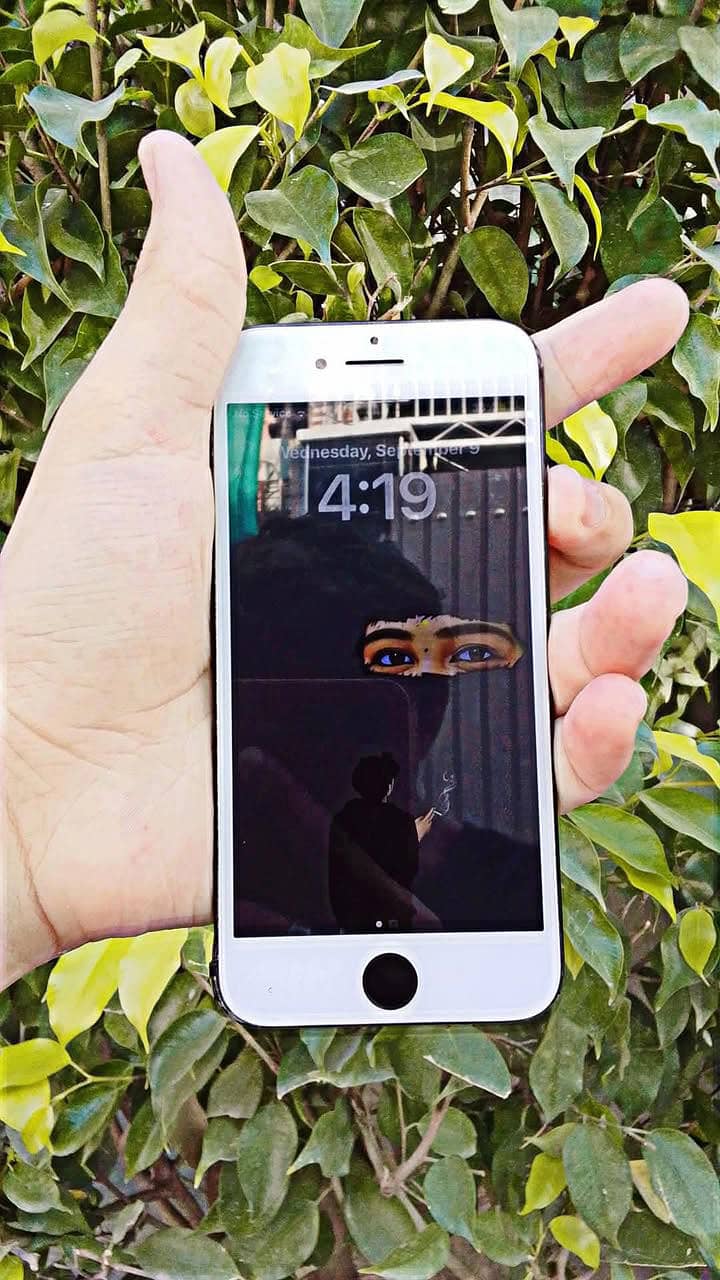 Apple iPhone 8 6