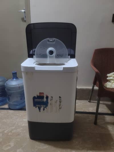 Dawlance Spinner Dryer Model DS 6000  Good condition