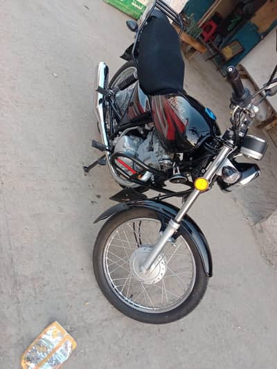 SUZUKI GS 150
