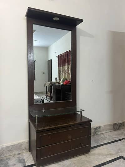Dressing table