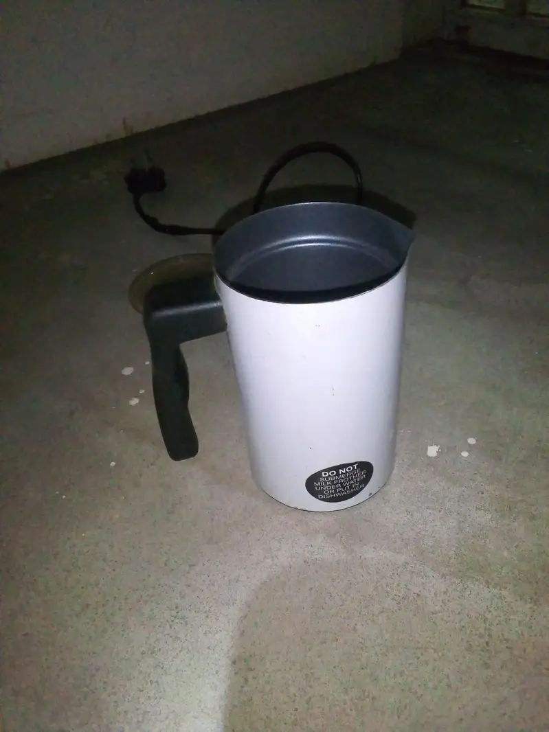 bijli per banay cofe ya chay. . . 0+3+16+27+80+1+54+ — photo 3