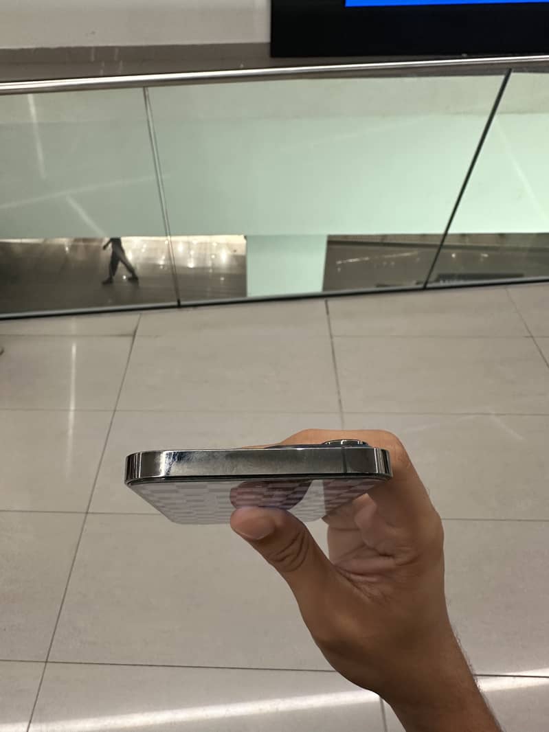 Apple iPhone 13 Pro Max 1
