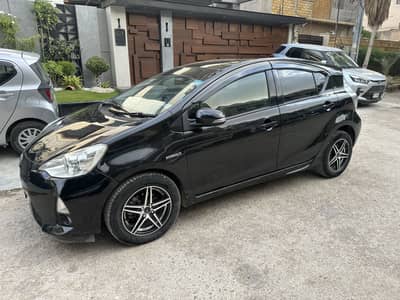 Toyota Aqua 2014 / 2017 S push start bt mira prius city civic corolla