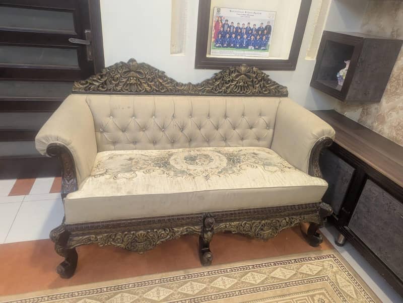 7 seter sofas good condition 0