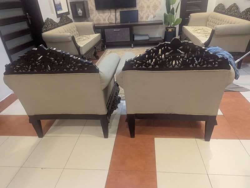 7 seter sofas good condition 1