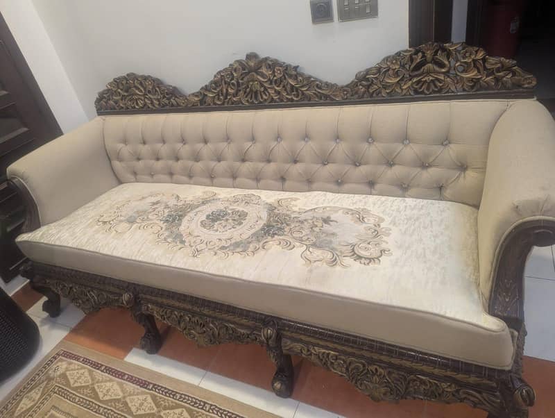 7 seter sofas good condition 2