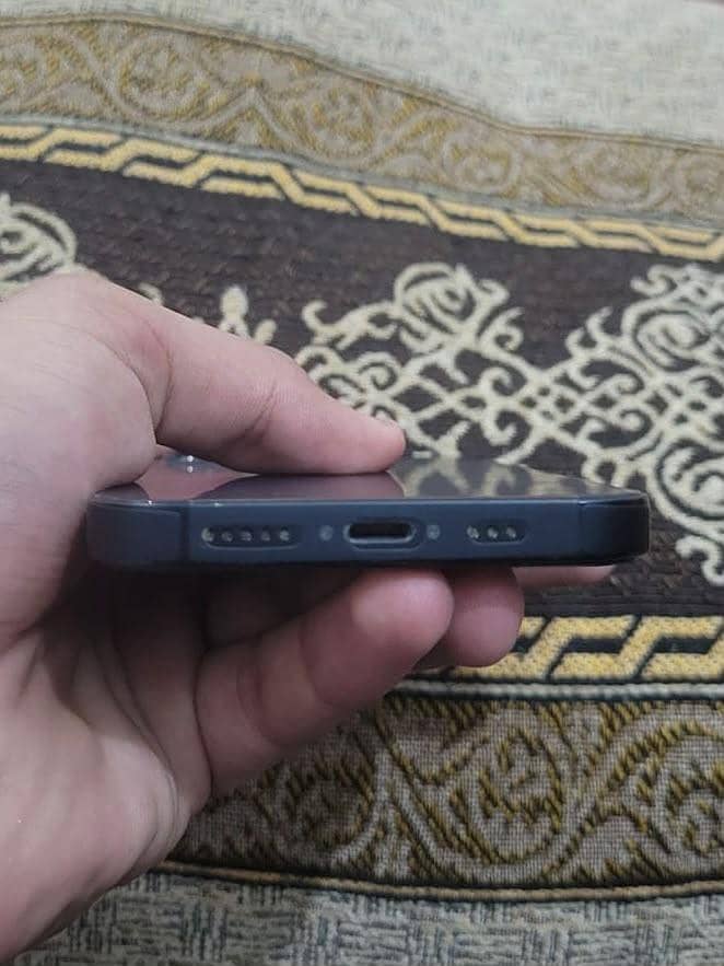 Apple iPhone 13 1