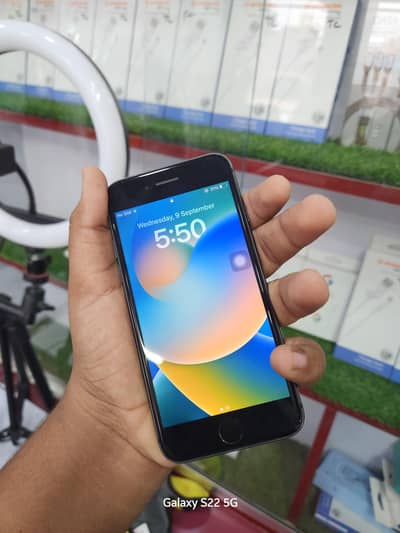 Apple iPhone 8