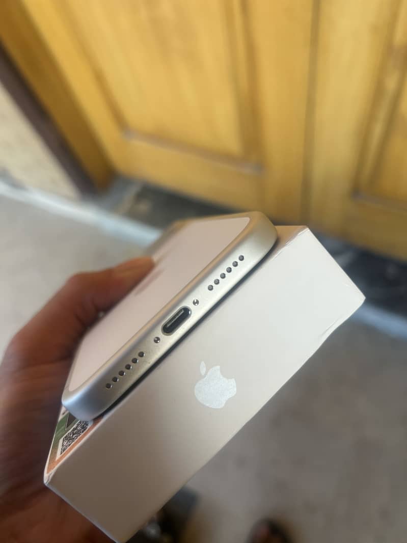 Apple iPhone 17 Pro Max 3