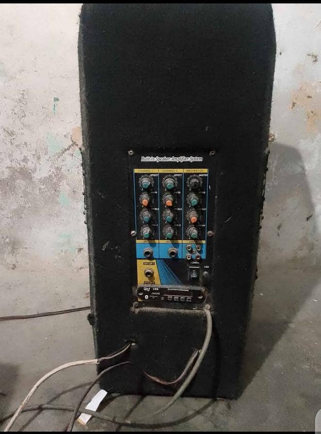 two pec set speaker 4