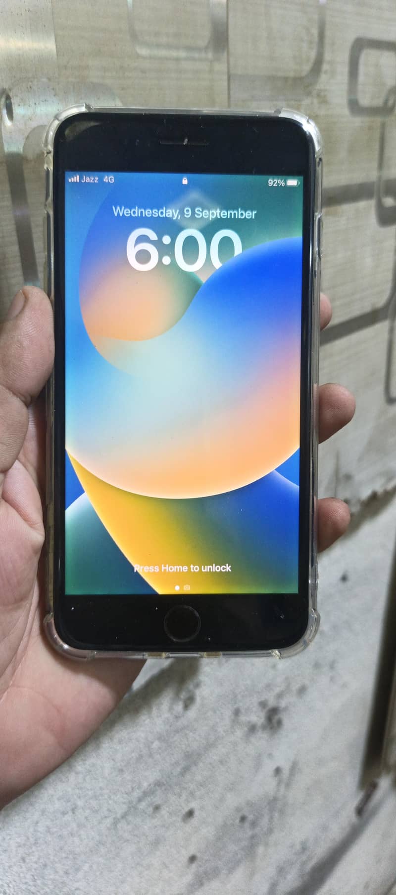 Apple iPhone 8 Plus 0