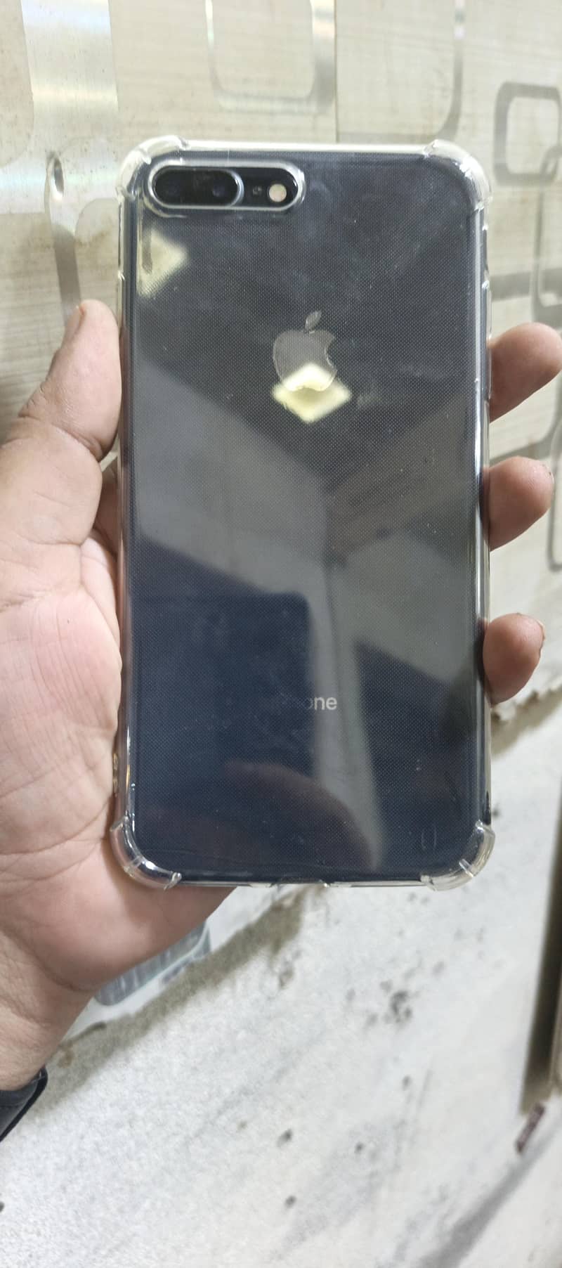 Apple iPhone 8 Plus 1