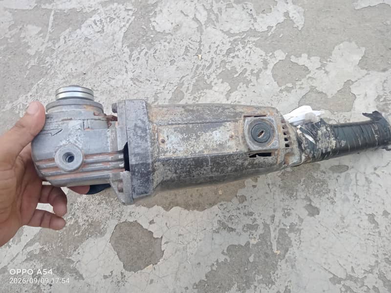 9" angle grinder 1