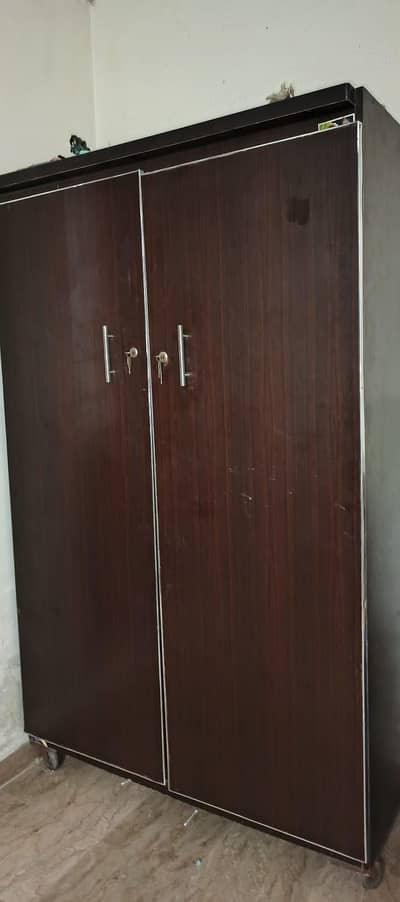 wooden Almirah / Wardrobe for sale in Lahore