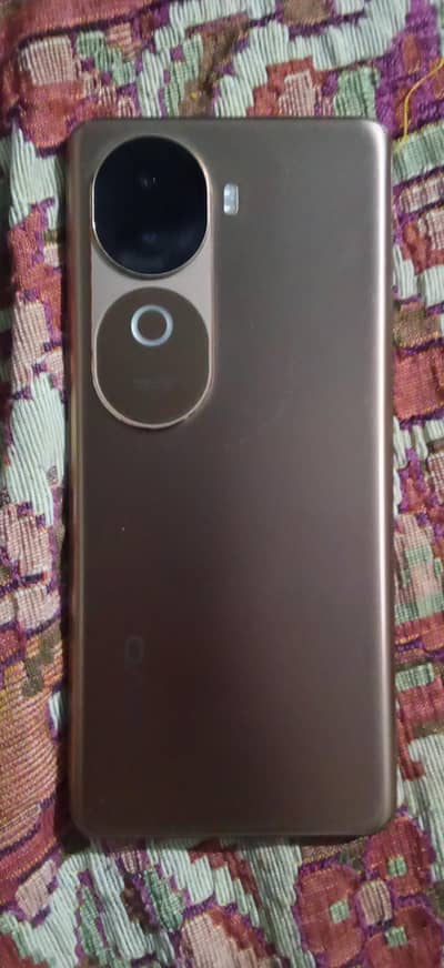 Vivo V40e
