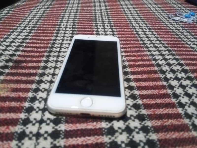 Apple iPhone 8 0