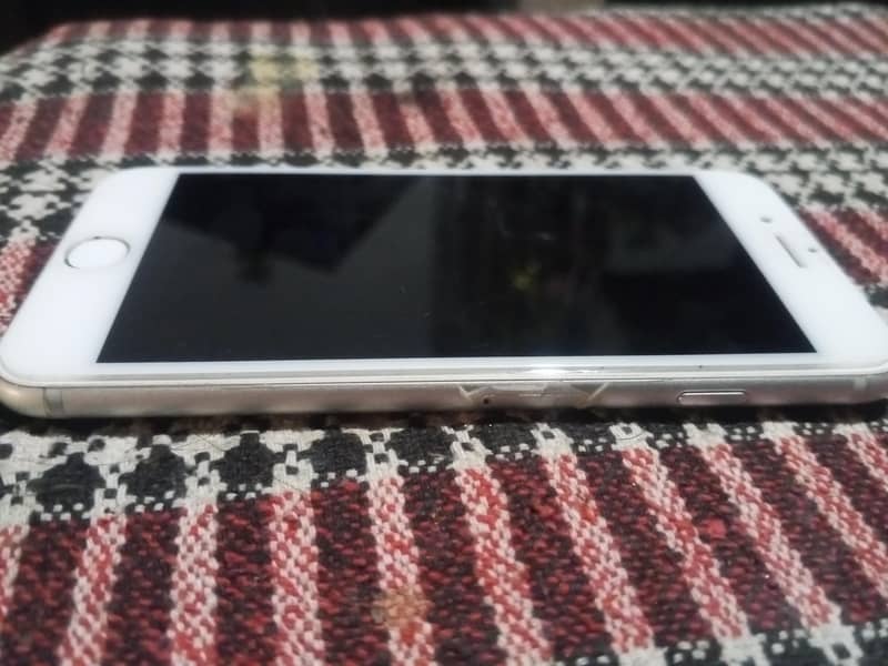 Apple iPhone 8 1
