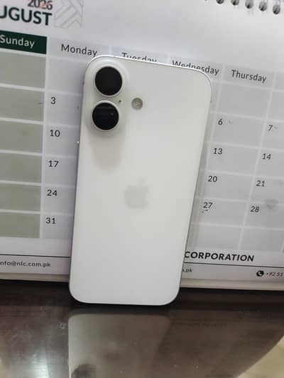 Apple iPhone 16