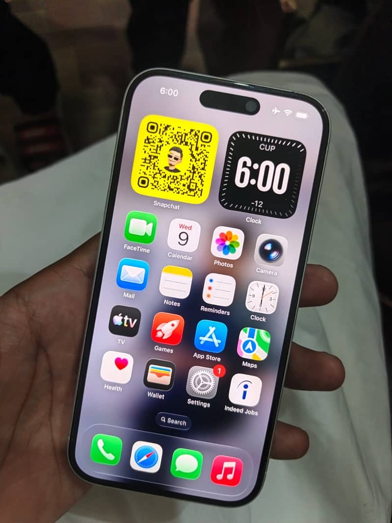 Apple iPhone 16 1