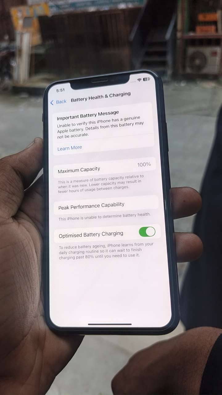 Apple iPhone XS 4