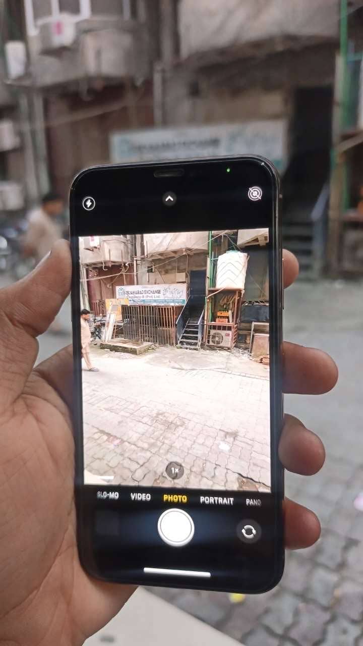 Apple iPhone XS 5