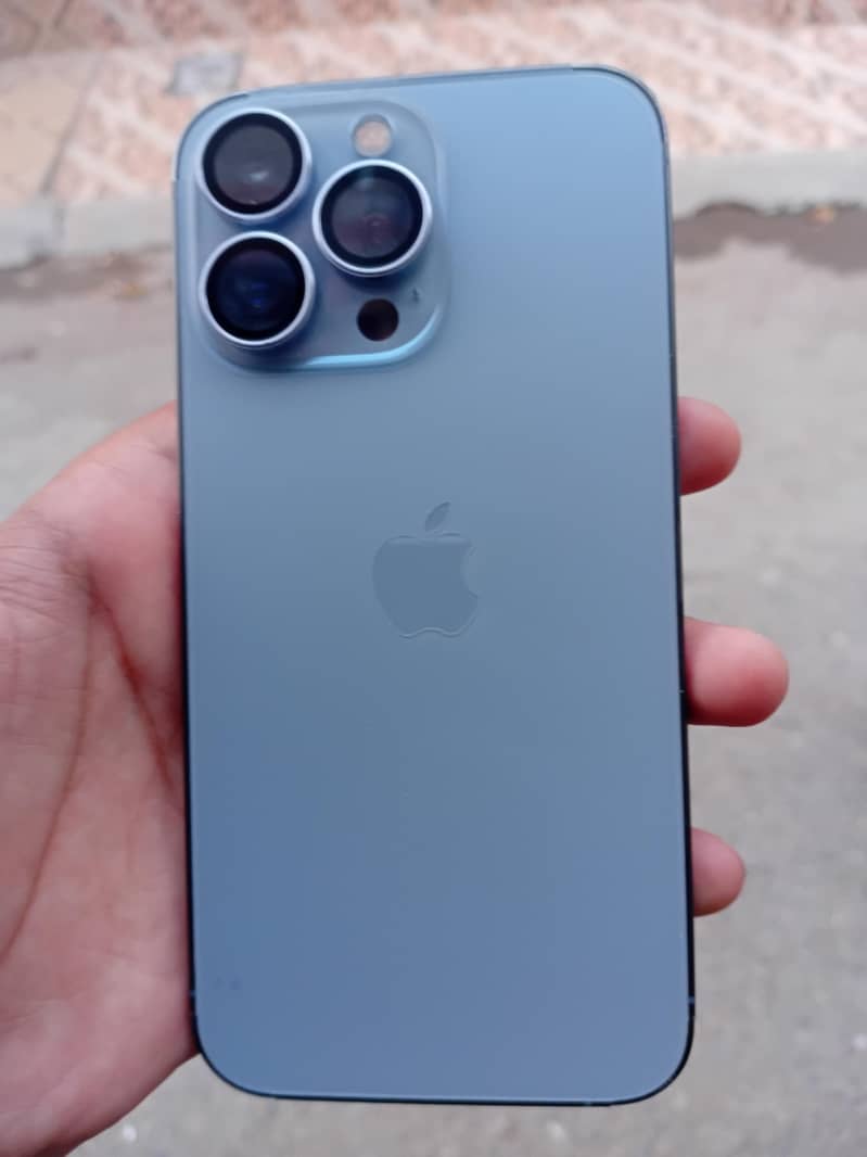 Apple iPhone 13 Pro 1