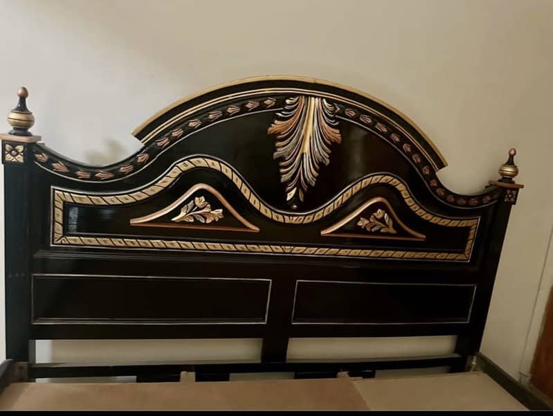 King size bed 1