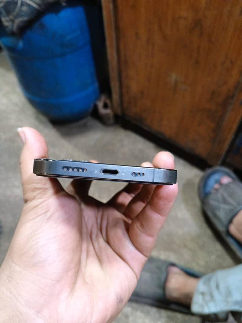 Apple iPhone 12 Pro 4