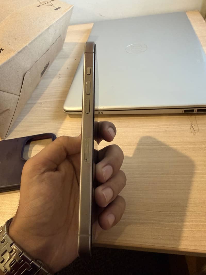 Apple iPhone 15 Pro Max 1