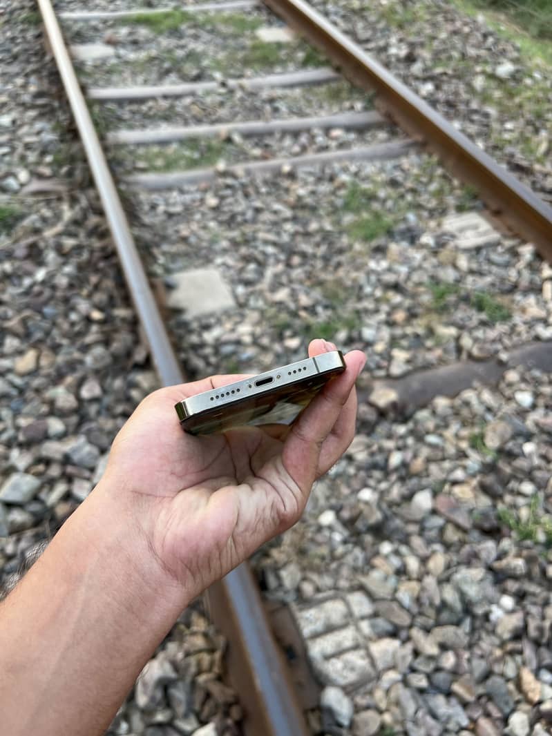 Apple iPhone 14 Pro Max 3
