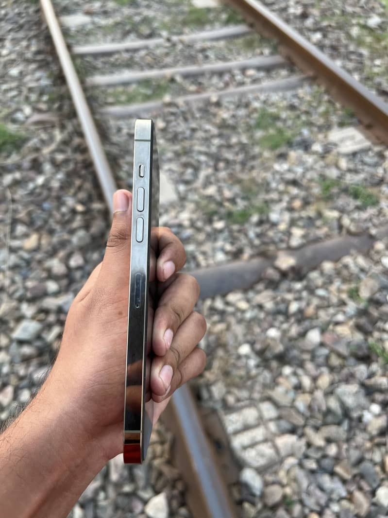 Apple iPhone 14 Pro Max 5