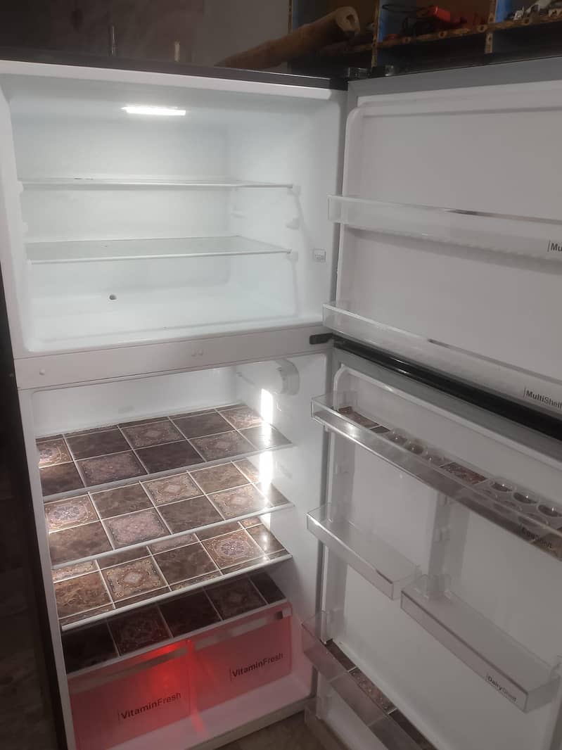 Dawlance Non Inverter Fridge | 100% Cooling | 7 Days Warranty 3