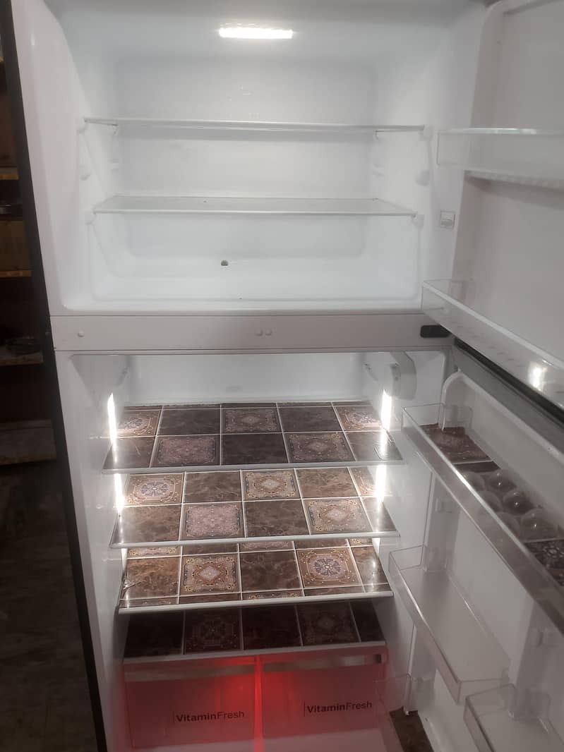Dawlance Non Inverter Fridge | 100% Cooling | 7 Days Warranty 4