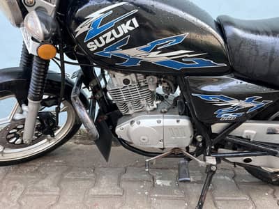 Suzuki GS 150 2022