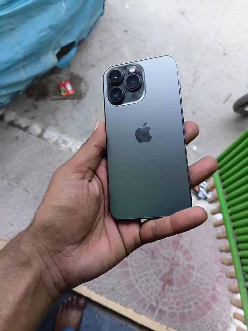 Apple iPhone 13 Pro 3