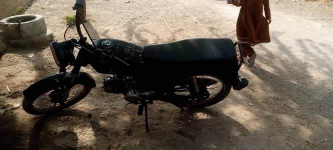 Honda 1984 Urgent sell pese Kam nhi honge or fazool offers na