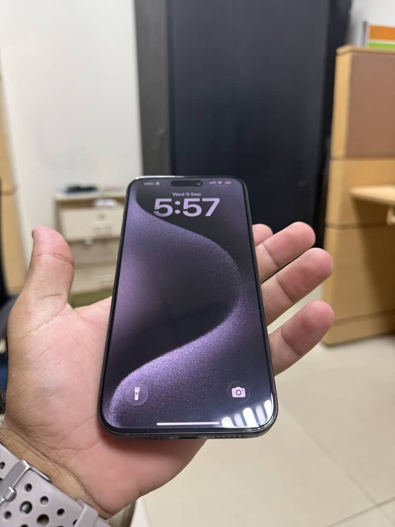 Apple iPhone 15 Pro Max 4