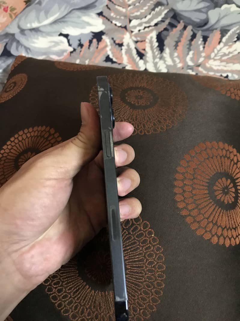 Apple iPhone 12 Pro Max 4