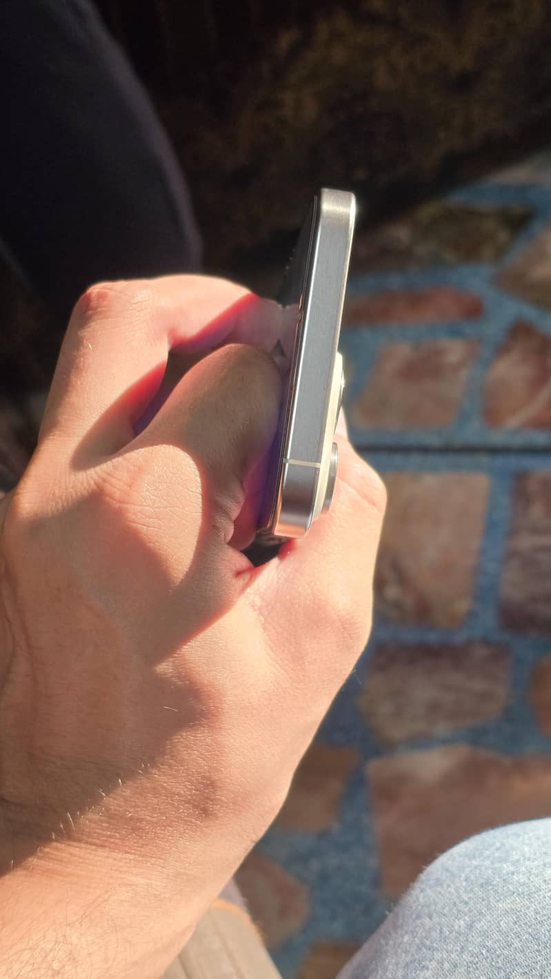 Apple iPhone 15 Pro Max 7