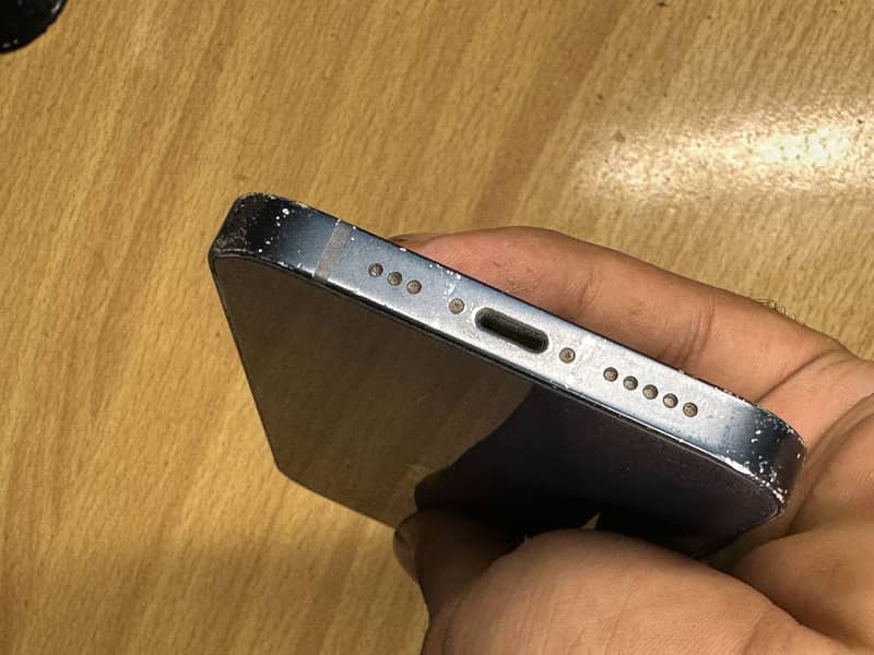 Apple iPhone 13 3
