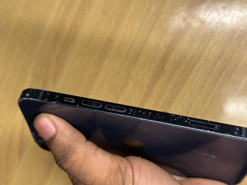 Apple iPhone 13 4